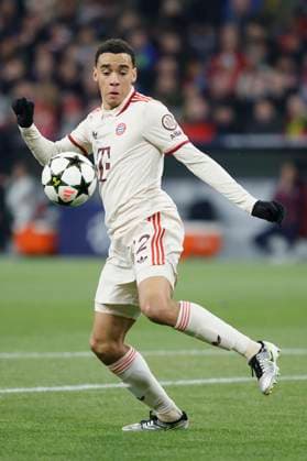 Image f l Jamal Musiala FC Bayern Muenchen, 42 , 26 11 2024, Football, UEFA Champions League, Bayern Muenchen Paris St Germain, GER, Muenchen, Allianz Arena, DFL REGULATIONS PROHIBIT ANY USE OF PHOTOGRAPHS AS IMAGE SEQUENCES AND OR QUASI VIDEO Copyright: HMBxMedia xHeikoxBecker