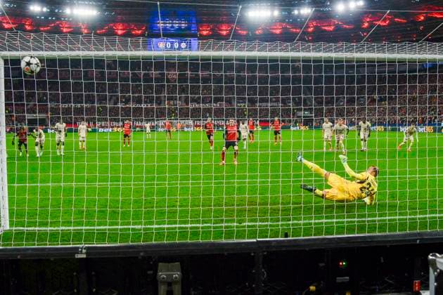 Florian Wirtz Leverkusen 10 scores 1-0 from the penalty spot 26 11 2024 Soccer Champions League, Bayer Leverkusen vs RB Salzburg, BayArena, Leverkusen, NRW Germany Copyright: xpepphotox xHorstxMauelshagenx pep00321, pep_20241126_hm_0102