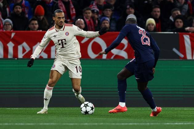 Soccer Champions League matchday 5 FC Bayern Munich Paris Saint Germain on 26 11 2024 at the Allianz Arena in Munich Leroy Sane Munich , left Nuno Mendes Paris , right xMSx