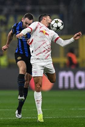 Mg Milano 26 11 2024 - Champions League Inter-Lipsia foto Matteo Gribaudi Image nella foto: Andre Silva-Stefan de Vrij 