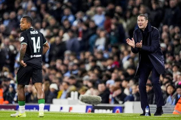 UEFA Champions League: Manchester City F.C. v Feyenoord Manchester - Igor Paixao of Feyenoord, Feyenoord coach Brian Priske during the fifth round of new format of the UEFA Champions League 2024 2025. The match is set between Manchester City and Feyenoord at Etihad Stadium on 26 November 2024 in Manchester, England. Copyright: xTomxBodex