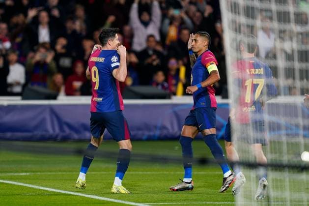 Robert Lewandowski of FC Barcelona, Barca celebrates the 1-0 FC Barcelona v Stade Brestois, UEFA Champions League match, date 5. Football, Lluis Companys Stadium, Barcelona, Spain - 26 Nov 2024 Editorial use only  Copyright: xBaguxBlanco Pressinphoto Shutterstockx 14945346n