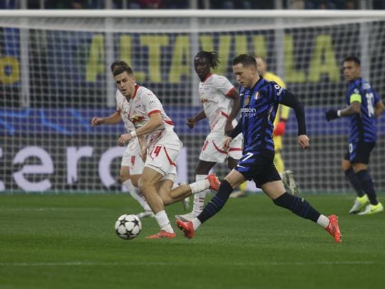 Piotr Zieli?ski of Inter FC during the Uefa Champions league 2024 25, , football match between FC Inter and RB Leipzig on 26 November 2024 at San Siro Stadium Ã¢ÂÄÂ˜Ã¢ÂÄÂ™ Giuseppe MeazzaÃ¢ÂÄÂ™Ã¢ÂÄÂ™ in Milan, Italy, Photo Nderim Kaceli  Copyright: xNderimxKaceli IPAxSportx xipa-agx xx IPA_51899125 IPA_Agency_IPA51899125