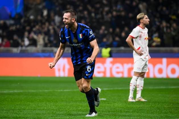 FC Internazionale v RB Leipzig - UEFA Champions League Stefan de Vrij of FC Internazionale celebrates after an own goal of Castello Lukeba of RB Leipzig during the UEFA Champions League 2024 25 league phase football match between FC Internazionale and RB Leipzig. Milan Italy Copyright: xNicolòxCampox