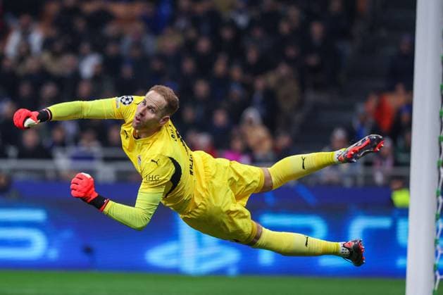 CALCIO - UEFA Champions League - Inter - FC Internazionale vs RB Leipzig Peter Gulacsi of RB Leipzig seen in action during UEFA Champions League 2024 25 League Phase - Matchday5 football match between FC Internazionale and RB Leipzig at San Siro Stadium Milan Italy  Copyright: xIPAxSport ABACAx