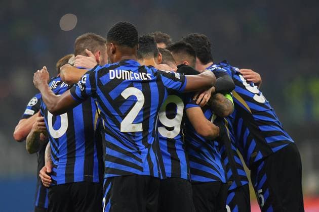 Inter Milan s Stefan de Vrij celebrates after scoring 1-0 during the Uefa Champions League soccer match between Inter and Leipzig at the San Siro Stadium in Milan, north Italy - Tuesday , November 26 , 2024. - Soccer .  Copyright: xSpada LaPressex