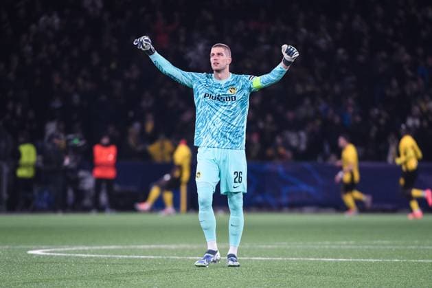 BERN, SWITZERLAND NOVEMBER 26 goalkeeper David von Ballmoos of Young Boys celebrates the goal during the UEFA Champions League 2024 25 League Phase MD5 match between BSC Young Boys and Atalanta BC at Stadion Wankdorf on November 26, 2024 in Bern, Switzerland Bern Stadion Wankdorf Bern Switzerland Copyright: xJustPictures.ch ManuelxWinterbergerx jp-en-EuSpIm-JP4_MAN_YB_Atalanta_26Nov2024_BE_01199