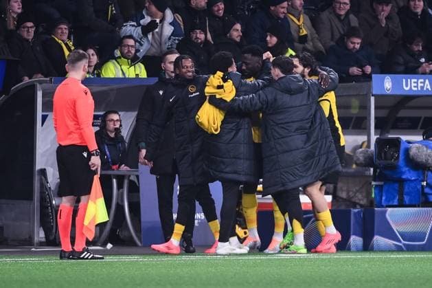 BERN, SWITZERLAND NOVEMBER 26 Silvere Ganvoula of Young Boys L celebrates his goal with team during the UEFA Champions League 2024 25 League Phase MD5 match between BSC Young Boys and Atalanta BC at Stadion Wankdorf on November 26, 2024 in Bern, Switzerland Bern Stadion Wankdorf Bern Switzerland Copyright: xJustPictures.ch ManuelxWinterbergerx jp-en-EuSpIm-JP4_MAN_YB_Atalanta_26Nov2024_BE_01204