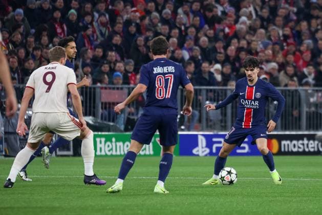 Vitinha Paris Saint Germain, PSG, 17 with ball, GER, FC Bayern Muenchen FCB vs Paris Saint Germain PSG , Football, UEFA Champions League, Matchday 5, Season 2024 2025, 26 11 2024 , GER, FC Bayern Muenchen FCB vs Paris Saint Germain PSG , Football, UEFA Champions League, Matchday 5, Season 2024 2025, 26 11 2024 Muenchen Copyright: xEibner-Pressefoto JennixMaulx EP_JML