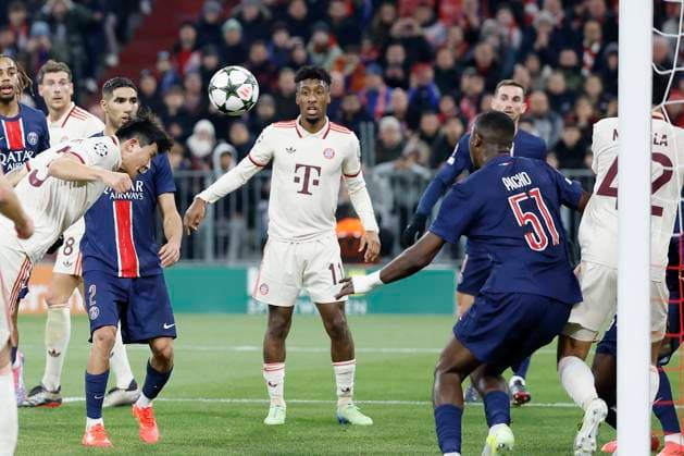 Bild v l Min jae Kim FC Bayern Muenchen, 3 , Goal scored, erzielt das Tor zum 1 0, celebrate the goal 26 11 2024, Fussball, UEFA Champions League, Bayern Muenchen Paris St Germain, GER, Muenchen, Allianz Arena, DFL REGULATIONS PROHIBIT ANY USE OF PHOTOGRAPHS AS IMAGE SEQUENCES AND OR QUASI VIDEO Copyright: HMBxMedia xHeikoxBecker