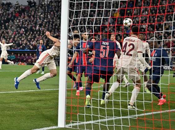 26 11 2024, Football UEFA Championsleague 2024 2025 Matchday 5, FC Bayern Munich Paris St Germain, at Allianz Arena Munich Minjae Kim Bayern Munich scores to make it 1 0 DFL and DFB regulations prohibit any use of photographs as image sequences and or quasi video