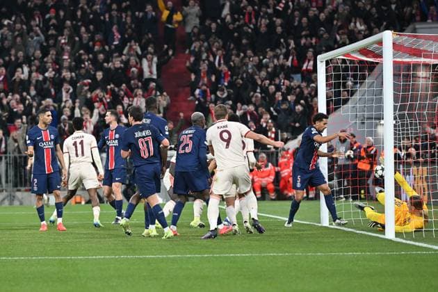 26 11 2024, xjrdrx, Football UEFA Champions League, FC Bayern Muenchen Paris St Germain emspor, v l Min jae Kim FC Bayern Muenchen erzielt das Tor zum scores the goal 1 0 DFL DFB REGULATIONS PROHIBIT ANY USE OF PHOTOGRAPHS as IMAGE SEQUENCES and or QUASI VIDEO Muenchen