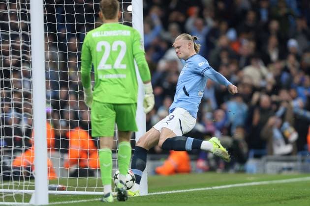 Erling Haaland of Manchester City celebrates scoring their sides first goal Manchester City v Feyenoord, UEFA Champions League, Group Stage, Football, Etihad Stadium, Manchester, UK - 26 Nov 2024 EDITORIAL USE ONLY No use with unauthorised audio, video, data, fixture lists, club league logos or live services. Online in-match use limited to 120 images, no video emulation. No use in betting, games or single club league player publications. Copyright: xPhilxOldham Shutterstockx 14940173s