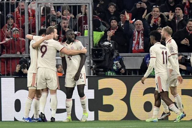 26 11 2024, xemx, Football UEFA Champions League, FC Bayern Muenchen Paris St Germain emspor, v l Torjubel nach dem Tor zum celebrating the goal celebrate 1 0 durch Min jae Kim FC Bayern Muenchen DFL DFB REGULATIONS PROHIBIT ANY USE OF PHOTOGRAPHS as IMAGE SEQUENCES and or QUASI VIDEO Muenchen