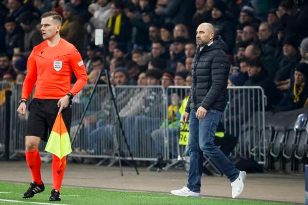 Joël Magnin, Joel Magnin BSC Young Boys, Coach , Football, UEFA Champions League, Matchday 5, 2024 2025, Young Boys Bern vs Atalanta Bergamo, 26 11 2024, Stadion Wankdorf, Bern, Switzerland Bern Stadion Wankdorf Canton Bern Switzerland Copyright: xGrantxHubbsx
