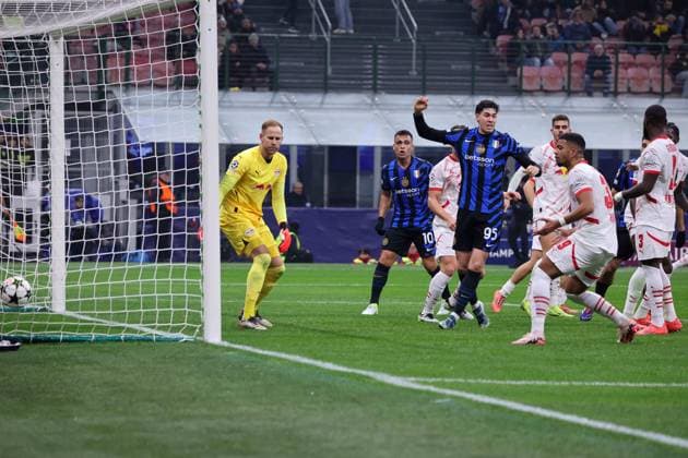 Champions League 2024 25 football match between Inter vs Lipsia During the Champions League match 26 11 2024 Football match between FC International Milan vs LB Lipsia at the San Siro stadium Milan In the photo: MILANO Stadio San Siro Milano ITALIA Copyright: xFABIOxSASSOxFabioxSassox Inter Lipsia2024_11_26Fabio Sasso9400