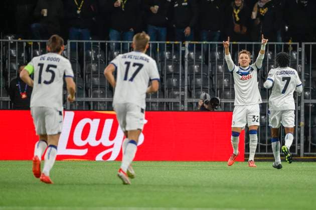 Goal celebration Atalanta Bergamo at 0 1 by Mateo Retegui Atalanta Bergamo, 32 , Soccer, UEFA Champions League, Matchday 5, 2024 2025, Young Boys Bern vs Atalanta Bergamo, 26 11 2024, Stadion Wankdorf, Bern, Switzerland Bern Stadion Wankdorf Canton Bern Switzerland Copyright: xGrantxHubbsx