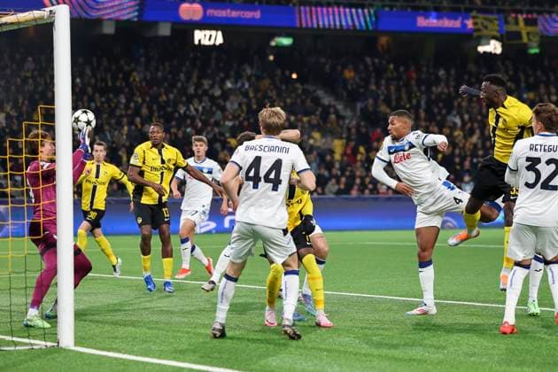 1 1 Goal for BSC Young Boys by Silvere Ganvoula BSC Young Boys, 35 , Soccer, UEFA Champions League, Matchday 5, 2024 2025, Young Boys Bern vs Atalanta Bergamo, 26 11 2024, Stadion Wankdorf, Bern, Switzerland Bern Stadion Wankdorf Canton Bern Switzerland Copyright: xGrantxHubbsx