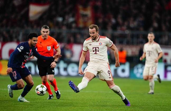 November 26 2024: Harry Kane of Bayern Munich controls the ball during a Champions League Matchday 5 game, FC Bayern Munich versus Paris Saint-Germain, at Allianz Areana, Munich, Germany. CSM Munich Germany - ZUMAc04_ 20241126_zma_c04_012 Copyright: xUlrikxPedersenx