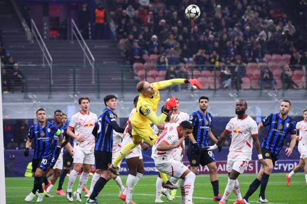 November 26, 2024, Milano, Milano, ITALIA: During the Champions League match 26 11 2024 Football match between FC International Milan vs LB Lipsia at the San Siro stadium Milan.In the photo: Peter Gulacsi of RB Lipsia Milano ITALIA - ZUMAs236 20241126_aap_s236_024 Copyright: xFabioxSassox