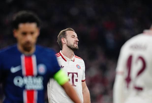 November 26 2024: Harry Kane of Bayern Munich gestures during a Champions League Matchday 5 game, FC Bayern Munich versus Paris Saint-Germain, at Allianz Areana, Munich, Germany. CSM Munich Germany - ZUMAc04_ 20241126_zma_c04_020 Copyright: xUlrikxPedersenx