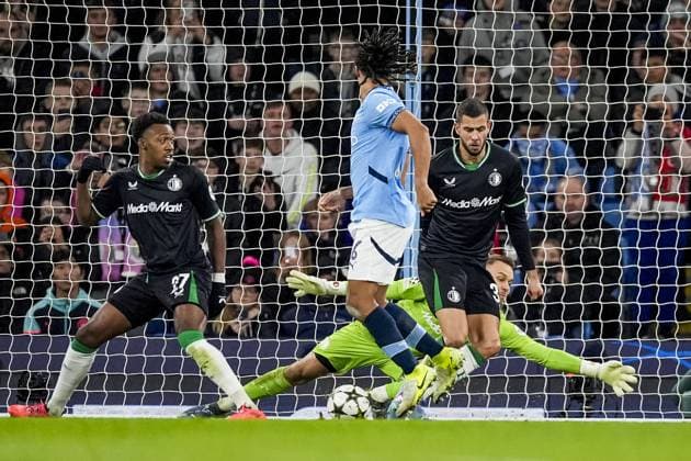 UEFA Champions League: Manchester City F.C. v Feyenoord Manchester - Feyenoord keeper Timon Wellenreuther during the fifth round of new format of the UEFA Champions League 2024 2025. The match is set between Manchester City and Feyenoord at Etihad Stadium on 26 November 2024 in Manchester, England. Copyright: xTomxBodex