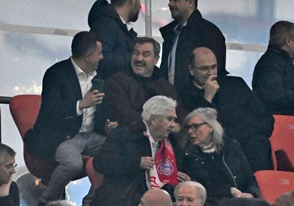 26 11 2024, Football UEFA Championsleague 2024 2025 5 Matchday, FC Bayern Munich Paris St Germain, in the Allianz Arena Munich v l Bavarian Prime Minister Markus Söder Germany in the stands DFL and DFB regulations prohibit any use of photographs as image sequences and or quasi video