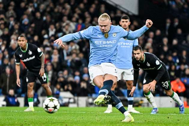 26th November 2024; Etihad Stadium, Manchester, England; UEFA Champions League Football, Manchester City versus Feyenoord; Erling Haaland of Manchester City scores from the penalty spot in the 44th minute for 1-0  ActionPlus12720435 GodfreyxPitt