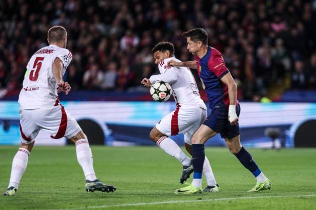 November 26, 2024, Barcelona, Barcelona, SPAIN: Kenny Lala of Brest and Robert Lewandowski of FC Barcelona, Barca in action during the UEFA Champions League 2024 25 League Phase MD5, match between FC Barcelona and Stade Brestois 29 at Estadi Olimpic Lluis Companys on November 26, 2024 in Barcelona, Spain. Barcelona SPAIN - ZUMAa181 20241126_zaa_a181_034 Copyright: xJavierxBorregox