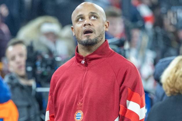Head coach Vincent Kompany FC Bayern Muenchen watches, FC Bayern Muenchen vs Paris Saint Germain, Champions League, Football, Matchday 5, 26 11 2024 Muenchen Bayern Germany Copyright: xkolbert-press PeterxFastlx