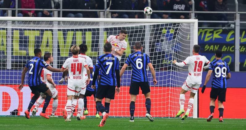Inter Milan RB Leipzig Champions League Leipzig, 26 11 2024, Giuseppe Meazza Stadion, Football, UEFA Champions League, Matchday 5 , RB Leipzig vs FC Inter Milan , In the picture scoring chance for Milan Christoph Baumgartner 14, RB Leipzig saves on the line , Picture Point