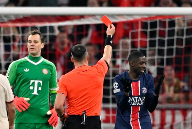 Referee Referee Istvan Kovacs ROU shows Ousmane Dembele FC Paris Saint Germain PSG 10 yellow red card Sent off left Goalkeeper Manuel Neuer FC Bayern Muenchen FCB 01 FC Bayern Muenchen FCB vs Paris Saint Germain PSG Matchday 5 26 11 2024 DFL REGULATIONS PROHIBIT ANY USE OF PHOTOGRAPHS AS IMAGE SEQUENCES AND OR QUASI VIDEO FC Bayern Muenchen FCB vs Paris Saint Germain PSG