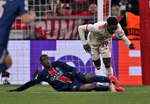 26 11 2024, Football UEFA Championsleague 2024 2025 Matchday 5, FC Bayern Munich Paris St Germain, at Allianz Arena Munich v l Ousmane Dembele FC Paris Saint Germain fouls Alphonso Davies FC Bayern Munich here DFL and DFB regulations prohibit any use of photographs as image sequences and or quasi video