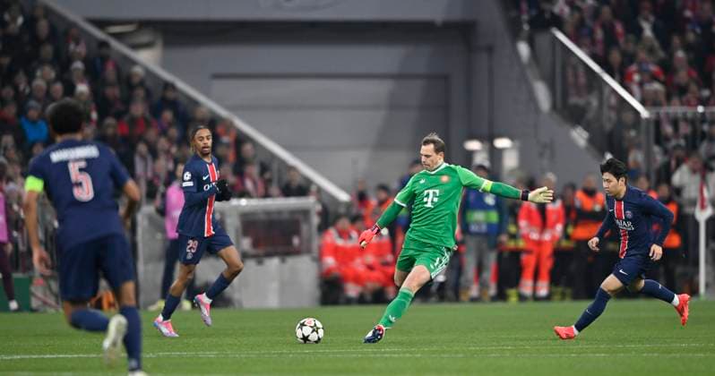 Goalkeeper Manuel Neuer FC Bayern Muenchen FCB 01 Action on the ball makes trip in front of goal FC Bayern Muenchen FCB vs Paris Saint Germain PSG Matchday 5 26 11 2024 DFL REGULATIONS PROHIBIT ANY USE OF PHOTOGRAPHS AS IMAGE SEQUENCES AND OR QUASI VIDEO FC Bayern Muenchen FCB vs Paris Saint Germain PSG