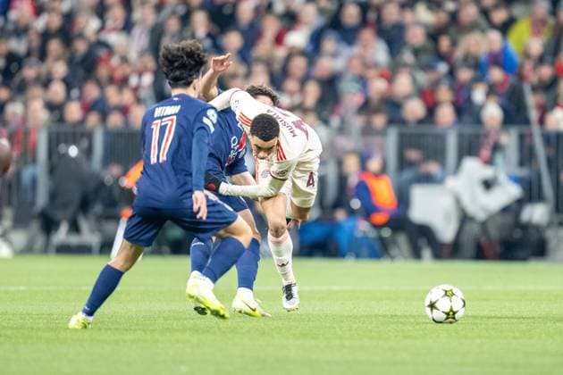 Vitinha 17 Paris Saint Germain , Jamal Musiala 42 FC Bayern Muenchen , FC Bayern Muenchen vs Paris Saint Germain, Football, UEFA Champions League, Matchday 5, 26 11 2024 DFB regulations prohibit any use of photographs as image sequences and or quasi video Muenchen Bayern Germany Copyright: xkolbert-press UlrichxGamelx
