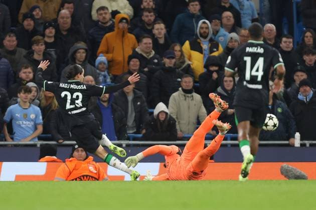 Anis Hadj Moussa of Feyenoord scores their sides first goal Manchester City v Feyenoord, UEFA Champions League, Group Stage, Football, Etihad Stadium, Manchester, UK - 26 Nov 2024 EDITORIAL USE ONLY No use with unauthorised audio, video, data, fixture lists, club league logos or live services. Online in-match use limited to 120 images, no video emulation. No use in betting, games or single club league player publications. Copyright: xPhilxOldham Shutterstockx 14940173aj
