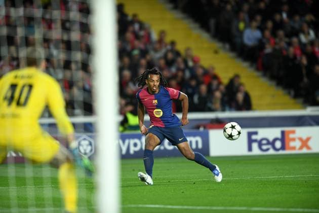 FC Barcelona, Barca v STADE BRESTOIS OLIMPIC STADIUM LLUIS COMPANYS. MONTJUIC,BARCELONA. NOVEMBER 26,2024 FC BARCELONA vs Stade Brestois November 26,2024 Jules Kounde (23) of FC Barcelona during the UEFA Champions League 2024 25 League Phase match between FC Barcelona and Stade Brestois at Olimpic Stadium Lluis Companys of MontjuÃ¯c in Barcelona, Spain. Barcelona ESP Copyright: xS.xRosx