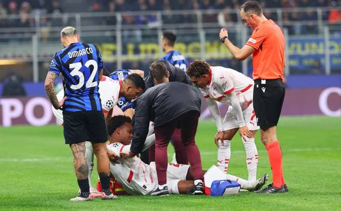 Inter Milan RB Leipzig Champions League Leipzig, 26 11 2024, Giuseppe Meazza Stadion, Soccer, UEFA Champions League, Matchday 5 , RB Leipzig vs FC Inter Milan , In the picture Assan Ouedraogo 20, RB Leipzig has to be treated for an injury and substituted a little later , Picture Point