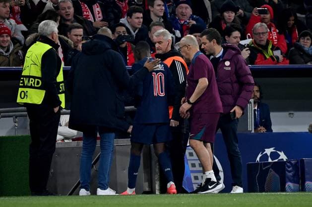 26 11 2024, xjrdrx, Football UEFA Champions League, FC Bayern Muenchen Paris St Germain emspor, v l Ousame Dembele PSG Paris St Germain after sending off DFL DFB REGULATIONS PROHIBIT ANY USE OF PHOTOGRAPHS as IMAGE SEQUENCES and or QUASI VIDEO Muenchen