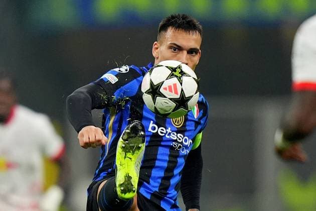 Inter Milan s Lautaro Martinez during the Uefa Champions League soccer match between Inter and Leipzig at the San Siro Stadium in Milan, north Italy - Tuesday , November 26 , 2024. - Soccer .  Copyright: xSpada LaPressex