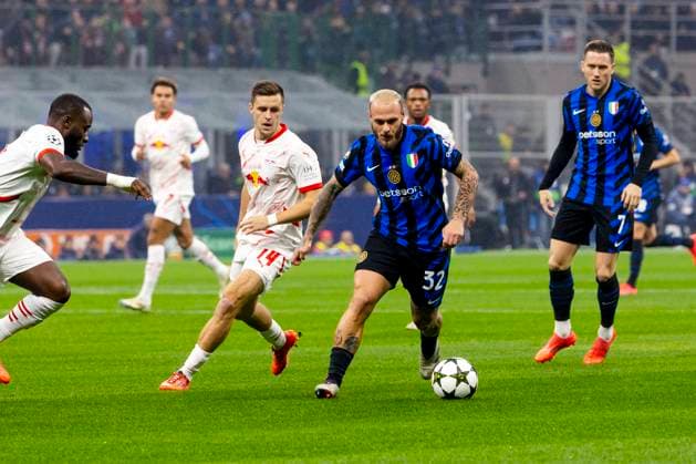 FC Internazionale Milano v RB Leipzig - UEFA Champions League 2024 25 League Phase MD5 Federico Dimarco plays during the UEFA Champions League 2024 25 match between FC Internazionale and RB Leipzig at Stadio Giuseppe Meazza in Milano, Italy, on November 26, 2024. Milano Milano Italy  Copyright: xMairoxCinquettix originalFilename:cinquetti-fcintern241126_nphyO.jpg