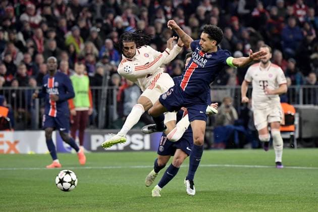 26 11 2024, xemx, Football UEFA Champions League, FC Bayern Muenchen Paris St Germain emspor, v l Michael Olise FC Bayern Muenchen Marquinhos PSG Paris St Germain duel, action, action, battle for the ball DFL DFB REGULATIONS PROHIBIT ANY USE OF PHOTOGRAPHS as IMAGE SEQUENCES and or QUASI VIDEO Muenchen