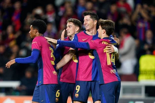 Robert Lewandowski of FC Barcelona, Barca celebrates the 3-0 FC Barcelona v Stade Brestois, UEFA Champions League match, date 5. Football, Lluis Companys Stadium, Barcelona, Spain - 26 Nov 2024 Editorial use only  Copyright: xBaguxBlanco Pressinphoto Shutterstockx 14945346ax