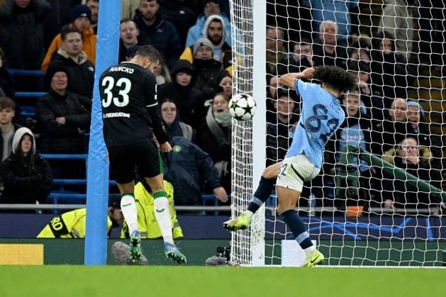 MANCHESTER - David Hancko of Feyenoord makes it 3-3 during the UEFA Champions league match between Manchester City FC and Feyenoord at Etihad Stadium on Nov. 26, 2024 in Manchester, England. ANP Hollandse Hoogte UEFA Champions League 2024 25 League Phase MD5 2024 25 xVIxANPxSportx xGerritxvanxKeulenxIVx 514352612 originalFilename: 514352612.jpg