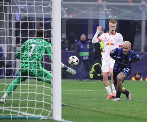 November 27, 2024, Milano, Milano, ITALIA: During the Champions League match 26 11 2024 Football match between FC International Milan vs LB Lipsia at the San Siro stadium Milan.In the photo: Arthur Vermeren of RB Lipsia - Federico Di Marco of internazionale Milano FC - Yann Sommer of internazionale Milano FC Milano ITALIA - ZUMAs236 20241127_aap_s236_023 Copyright: xFabioxSassox