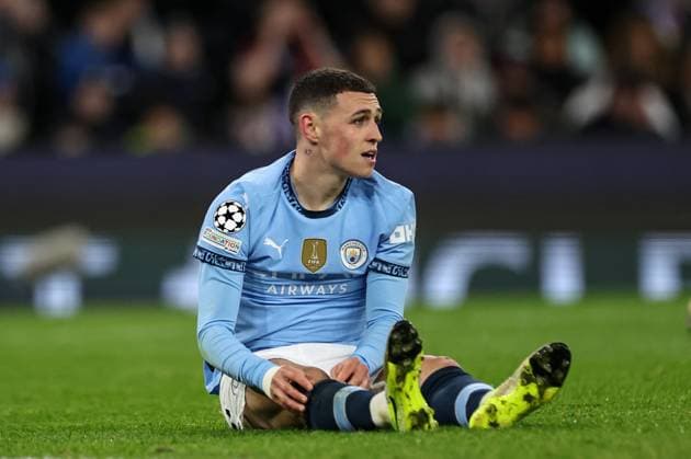 UEFA Champions League Manchester City v Feyenoord Phil Foden of Manchester City on the floor during the UEFA Champions League match Manchester City vs Feyenoord at Etihad Stadium, Manchester, United Kingdom, 26th November 2024 (Photo by Mark Cosgrove News Images) Manchester Etihad Stadium Manchester United, ManU Kingdom Copyright: xMarkxCosgrove NewsxImagesx