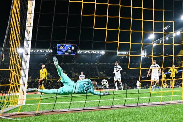 26 11 2024, Bern, Stadion Wankdorf, UEFA Champions League Young Boys Atalanta, 26 David von Ballmoos Young Boys in action Bern Stadion Wankdorf Bern Switzerland Copyright: xJustPictures.ch KjetilxWaberx jp-en-KjWa-SF_241126_91379