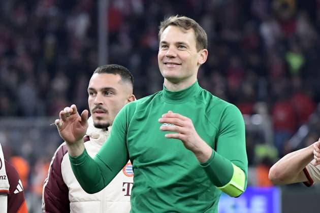 26 11 2024, xemx, Football UEFA Champions League, FC Bayern Muenchen Paris St Germain emspor, v l jubilation, joy about the victory at Manuel Neuer FC Bayern Muenchen DFL DFB REGULATIONS PROHIBIT ANY USE OF PHOTOGRAPHS as IMAGE SEQUENCES and or QUASI VIDEO Muenchen