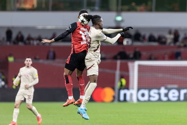 UEFA Champions League Bayer 04 Leverkusen FC Salzburg 26 11 2024 Arthur Bayer 04 Leverkusen, 13 , Daouda Guindo FC Salzburg, 29 UEFA Champions League Bayer 04 Leverkusen FC Salzburg BayArena, Leverkusen 26 11 2024 Copyright: xBEAUTIFULxSPORTS Buriakovx