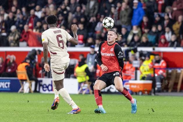 UEFA Champions League Bayer 04 Leverkusen FC Salzburg 26 11 2024 Samson Baido FC Salzburg, 6 , Artem Stepanov Bayer 04 Leverkusen, 29 UEFA Champions League Bayer 04 Leverkusen FC Salzburg BayArena, Leverkusen 26 11 2024 Copyright: xBEAUTIFULxSPORTS Buriakovx